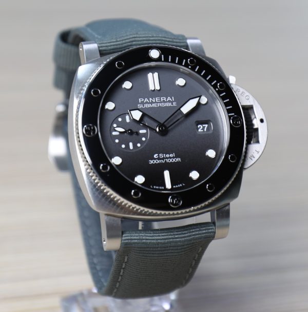 Panerai Luminor Submersible  44MM