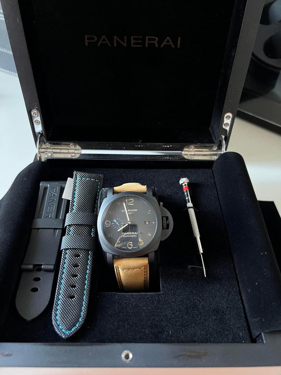 Panerai Luminor Gmt