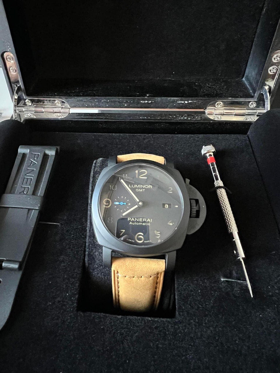 Panerai Luminor Gmt